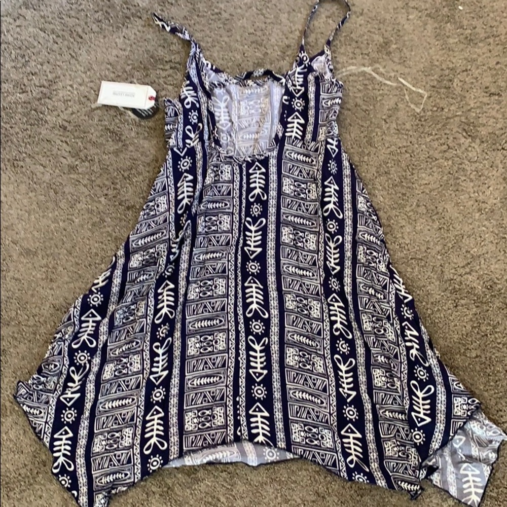 Dress - Picture 2 of 2
